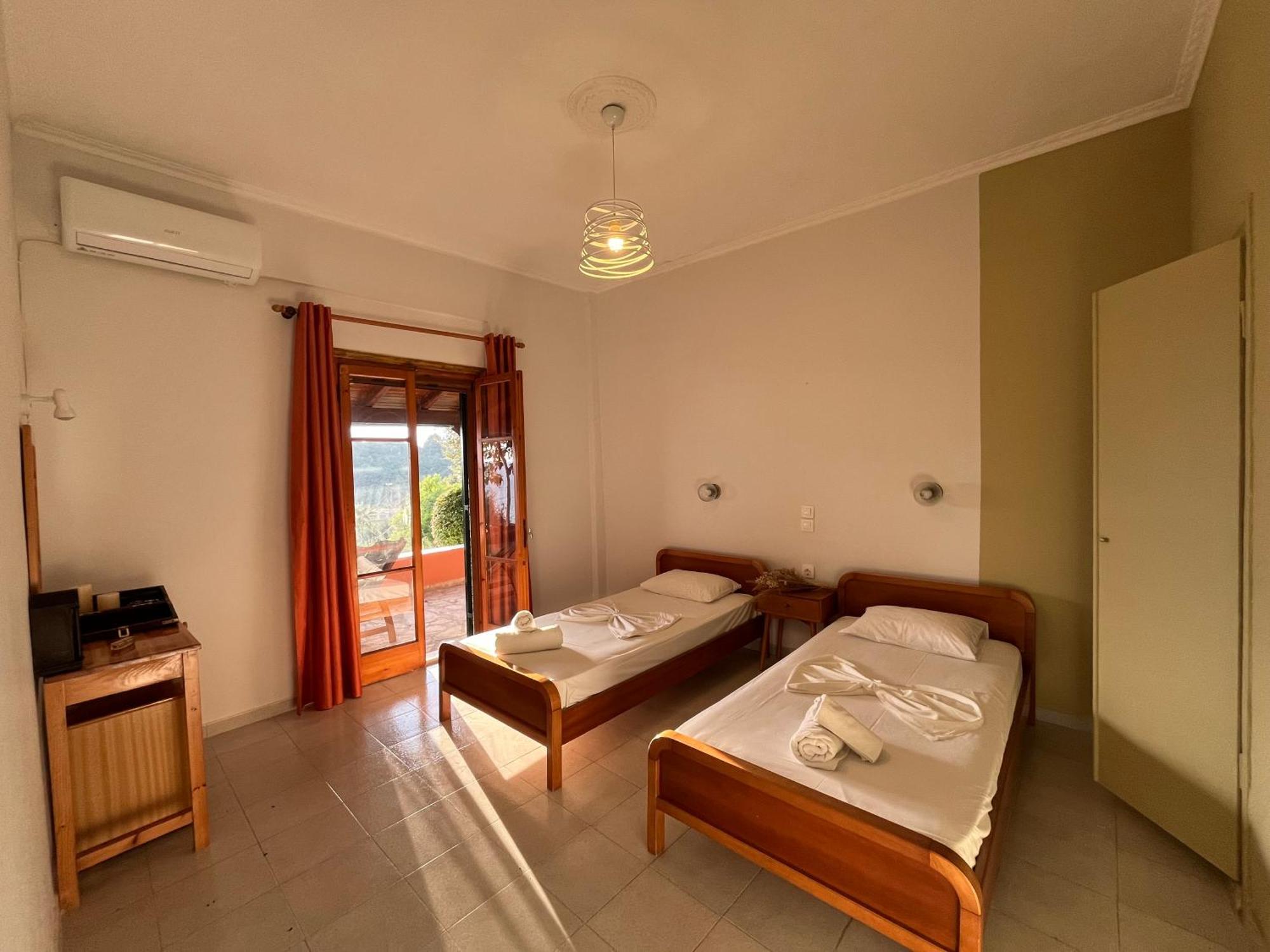 Papadatos Apts With Amazing View - 5Mins From The Beach Kontogialos Exterior foto